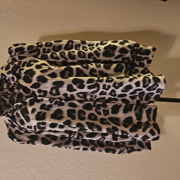 SHEIN Tops - SHEIN Black and Cream Animal Print Top